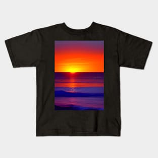 BEAUTIFUL OCEAN SUNSET PURPLE HUED Kids T-Shirt